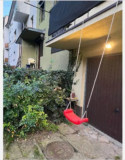 Cheerful 3 Bedroom City House-1